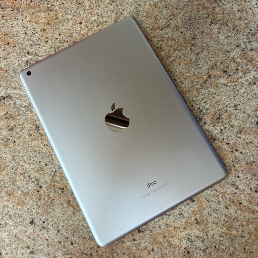 Apple iPad 6th generation- Silver/White